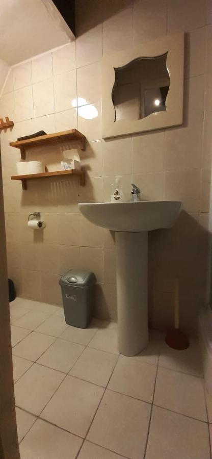 Iru, Not For Parties, Not A Hotel, Room With No Kitchen أمستردام المظهر الخارجي الصورة